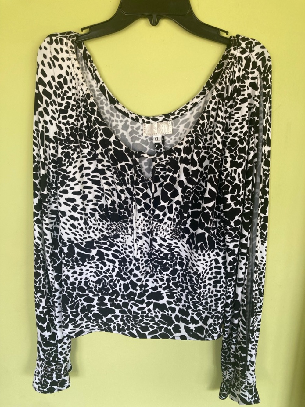 Alberto Makali Black and White Animal Print Long Sleeve Top